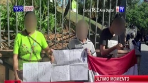 Padres encadenados piden avanzar caso de su hijo con cáncer contagiado de VIH - Noticias Paraguay