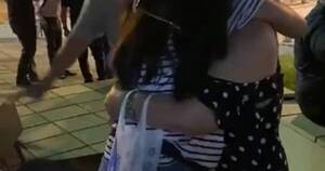 La Nación / Viral: Joven llegó de sorpresa desde Alemania y emocionó a sus padres