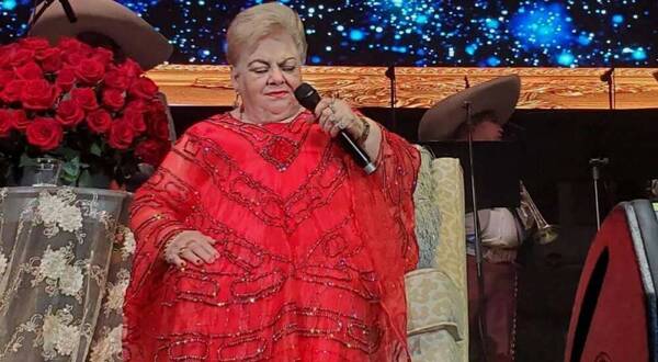 "Paquita la del Barrio" cantará en silla de ruedas