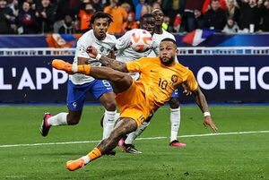 Memphis Depay se acerca al récord de Robin van Persie - Fútbol Internacional - ABC Color