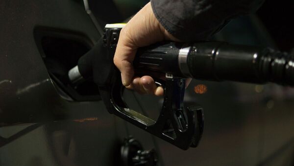 California aprueba ley que penaliza precios injustificados de la gasolina