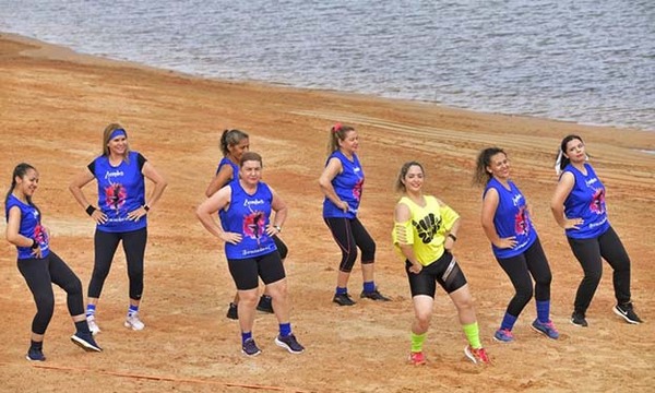 Realizan actividades deportivas y recreativas en playa Tacurú Pucú de Hernandarias | DIARIO PRIMERA PLANA