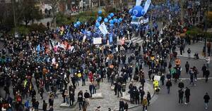 La Nación / Francia: retoman protestas masivas por crisis de las pensiones