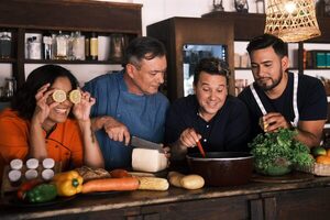 ¡Mucho Gusto estrena nueva cocina y suma un chef internacional! - Te Cuento Paraguay