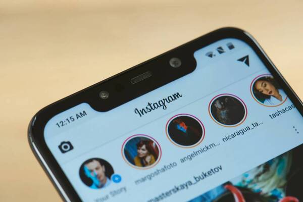 Instagram permitirá realizar historias compartidas