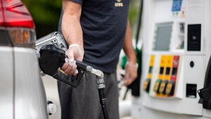 California aprueba ley que penaliza precios injustificados de la gasolina - ADN Digital