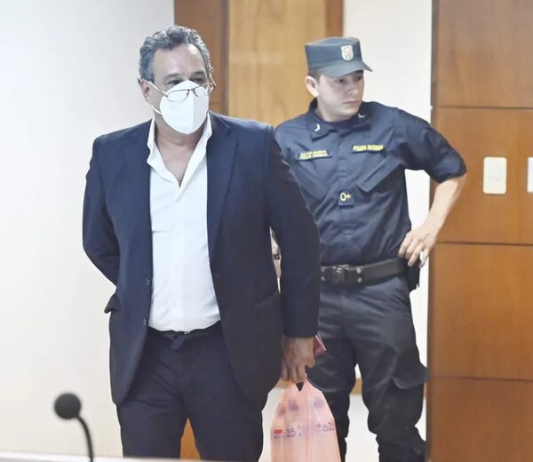 Hugo Javier irá a juicio oral en caso de facturas clonadas - Política - ABC Color