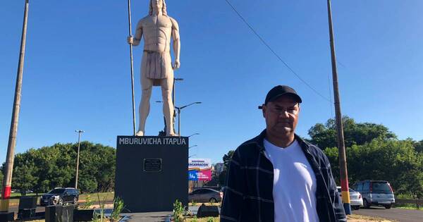 La Nación / “Es un Mburuvicha idealizado”, aclaró el creador del nuevo monumento en Itapúa