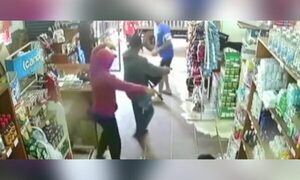 (VIDEO)Delincuentes violentos a punta de arma de fuego robaron un comercio en San Lorenzo