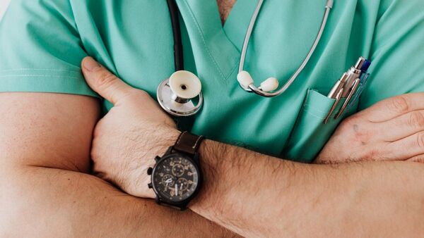 Médicos preocupados por repentina actualización de plazas en Conarem