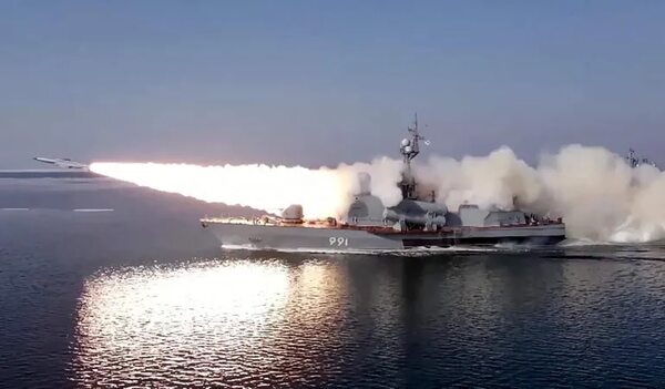 Impactantes imágenes de misiles ruso antibuque en el mar de Japón - Mundo - ABC Color