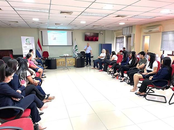 Exitosa primera jornada de Capacitación en Atención al Usuario | DIARIO PRIMERA PLANA