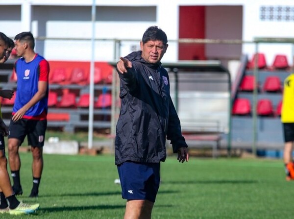 Los entrenadores preparan sus estrategias - APF
