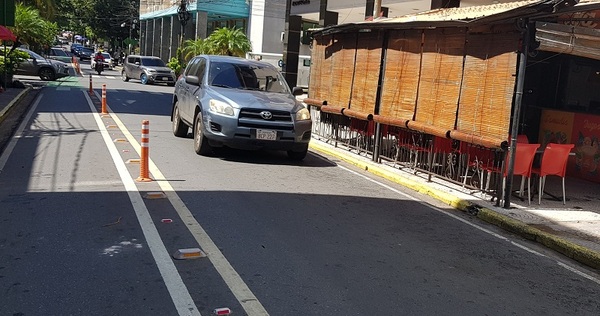 Empresarios de calle Palma están en pie de guerra contra la bicisenda - La Tribuna