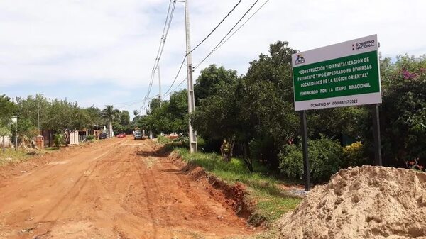 Precipitada  palada inicial de  empedrado construido con “generosidad” de  Itaipú - Política - ABC Color