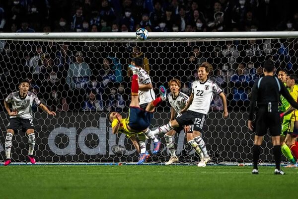 Triunfos de Colombia, Uruguay, Ecuador y Bolivia en amistosos - Fútbol Internacional - ABC Color