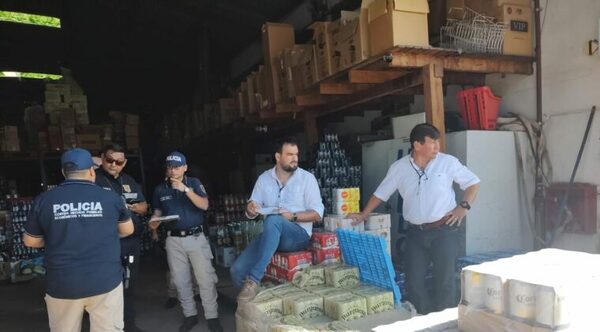 Incautan gran cantidad de productos de contrabando en Coronel Oviedo - Noticiero Paraguay