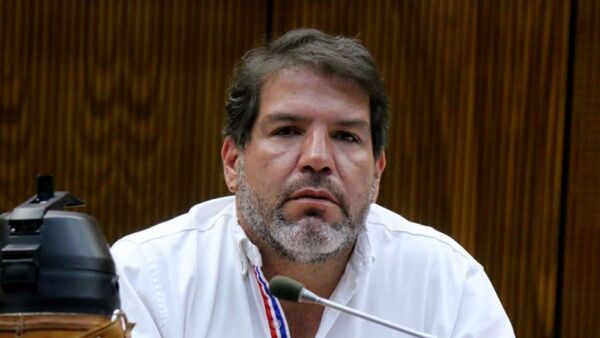 Senador denuncia que siguen los aprietes y recaudación en el JEM