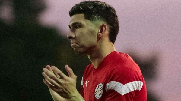 Julio Enciso sale al paso y tira un mensaje tras el papelón de la Albirroja ante Chile