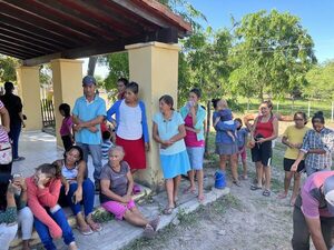 Pobladores de la Isla Chaco’i se manifiestan exigiendo asistencia