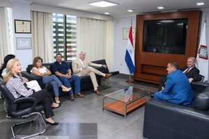 Víctimas de secuestro y familiares de secuestrados se reúnen con fiscal general | Radio Regional 660 AM