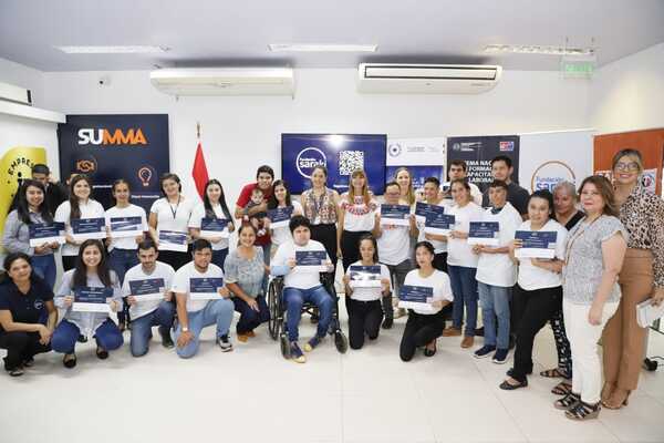 El Ministerio de Trabajo y Fundación Sarakí premian planes de negocios de emprendedores con discapacidad - Revista PLUS