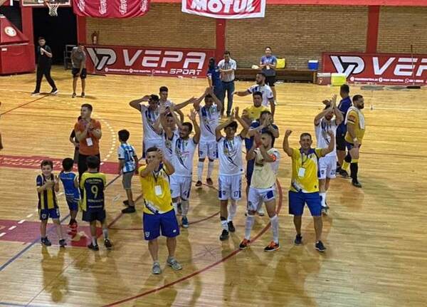 Capiatá golea y elimina al campeón en las finales del campeonato nacional