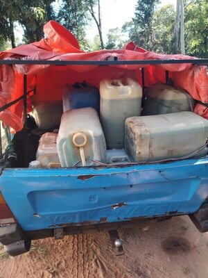 Incautan 700 litros de combustible de dudosa procedencia y detienen al conductor en Carapeguá. - Nacionales - ABC Color