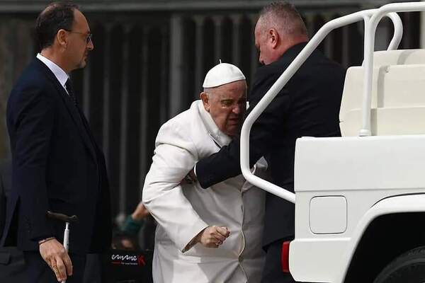 ¡Papa Francisco está hospitalizado!