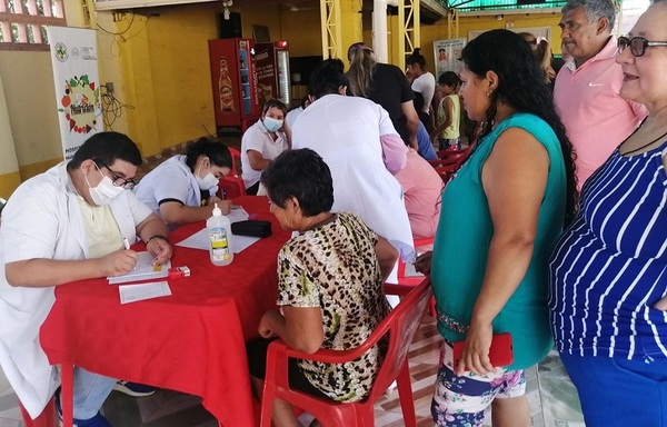 Diario HOY | Asisten a familias afectadas por la crecida del río