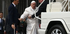 Internaron al papa Francisco, aparentemente sufre de problemas cardíacos