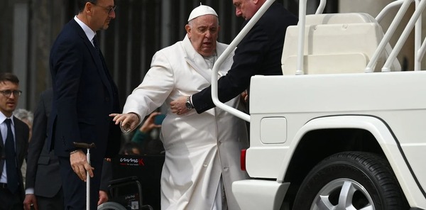 Internaron al papa Francisco, aparentemente sufre de problemas cardíacos