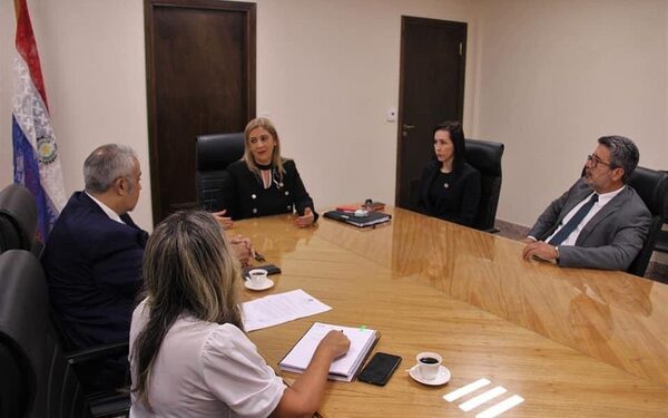 Titular de Asomap se reúne con fiscal adjunto y autoridades del Consejo de Administración