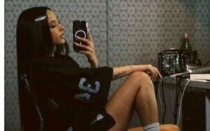 Becky G con fotografía anuncia, ¿el fin de su compromiso y que facturará?