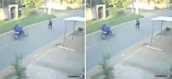 [VIDEO] Niño intentó cruzar la ruta y fue atropellado por una moto