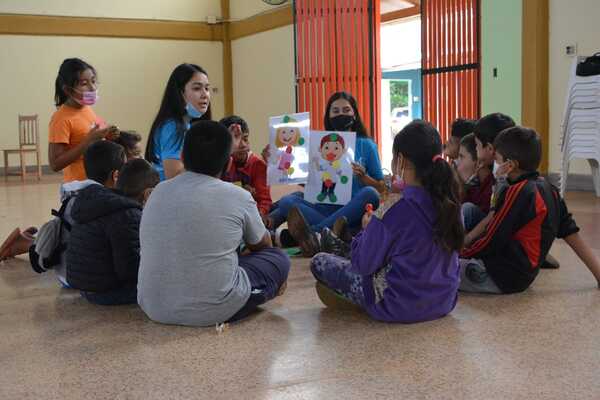 30 estudiantes de la UNE trabajarán con UNICEF - Noticde.com