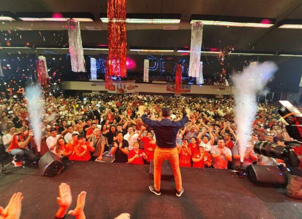 Diario HOY | Jóvenes de capital dan su apoyo a candidatos colorados