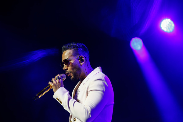 Falso aviso de bomba en el estadio retrasa el concierto de Romeo Santos en Chile - MarketData