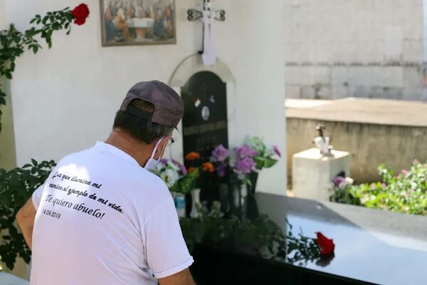 Padre de Rodrigo Quintana señala a Cartes y Llano como responsables del asesinato del joven liberal - Política - ABC Color