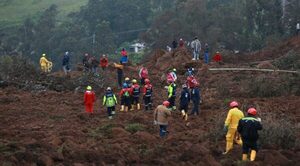 Sube a 14 el balance de muertos por deslave en el sur de Ecuador