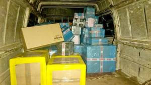 Falsos policías interceptan furgoneta de transportadora y roban millonaria carga - La Clave
