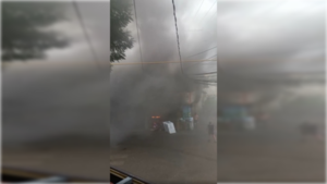 Comercio ardió en llamas: "estábamos abriendo el local y se produjo el incendio"
