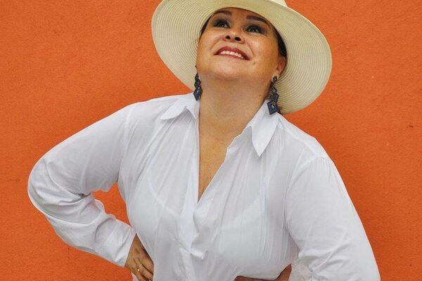 Lizza Bogado agredida en asamblea de músicos: “Me patearon”