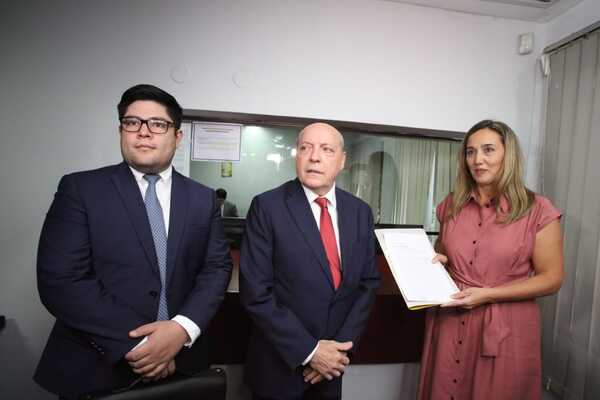 Presidente de la Corte denuncia al senador Pedro Santa Cruz por supuesta denuncia falsa - PDS RADIO Y TV