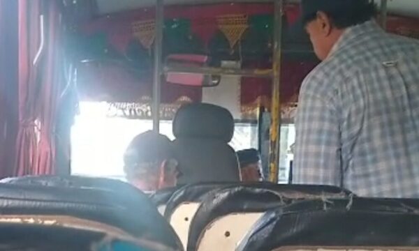 (VIDEO)Denuncian a chofer por maltratar y expulsar del bus a un sordomudo