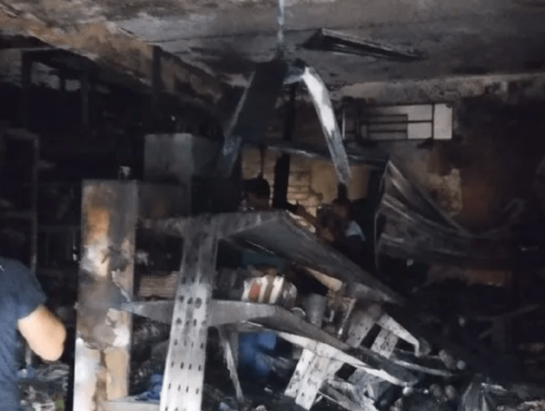 Incendio consume un local comercial en San Lorenzo · Radio Monumental 1080 AM