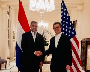 Reunión entre presidente Abdo y subdirector de la CIA sobre cooperación contra amenazas globales