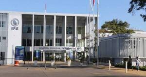 La Nación / Denuncian a guardia de hospital por coacción sexual a adolescente en el ascensor