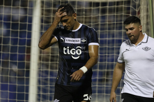 Versus / Vuelve Roque Santa Cruz: Los concentrados de Libertad para el juego ante General Caballero