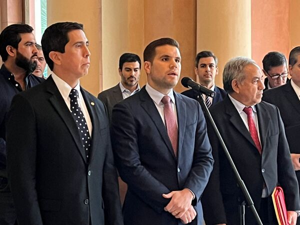 Gobierno anuncia uso de buses estatales y aumento de multas para empresas del transporte público - .::Agencia IP::.